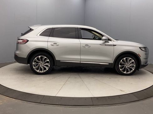 Used 2023 Lincoln Nautilus Reserve AWD/4WD image 6