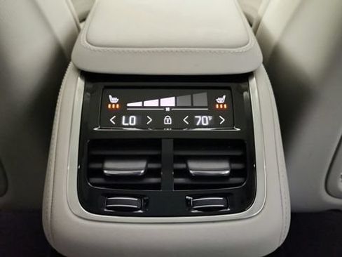 Certified 2026 Volvo XC90 B6 Ultra w/ Protection Package AWD/4WD image 33