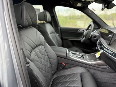 Used 2026 BMW X7 xDrive40i w/ M Sport Package image 25