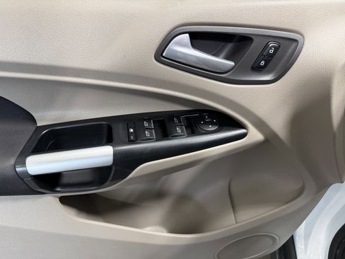 Used 2018 Ford Transit Connect XLT image 11