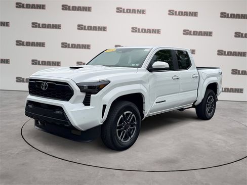 Used 2024 Toyota Tacoma TRD Sport image 1