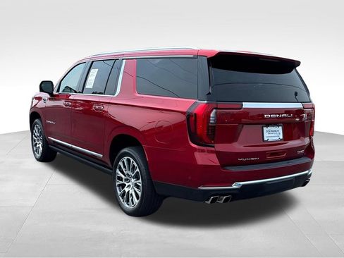 Used 2025 GMC Yukon XL Denali w/ Sun & Power Step Package AWD/4WD image 3