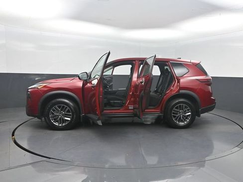 Used 2024 Nissan Rogue S FWD image 33