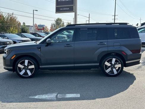 Used 2025 Hyundai Santa Fe Limited image 6