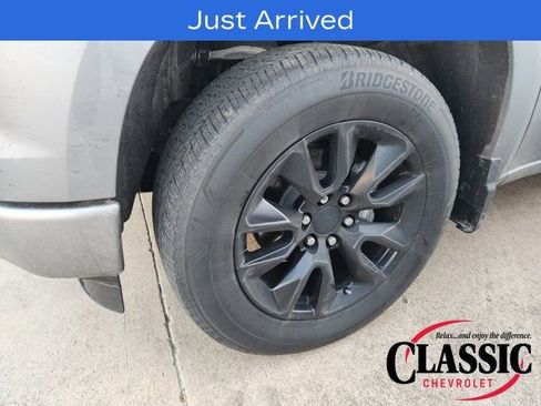 Used 2023 Chevrolet Silverado 1500 Custom image 17