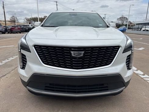 Used 2022 Cadillac XT4 Premium Luxury w/ Enhanced Visibility Package image 6