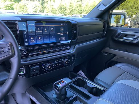 Used 2024 Chevrolet Silverado 1500 ZR2 w/ Technology Package image 13