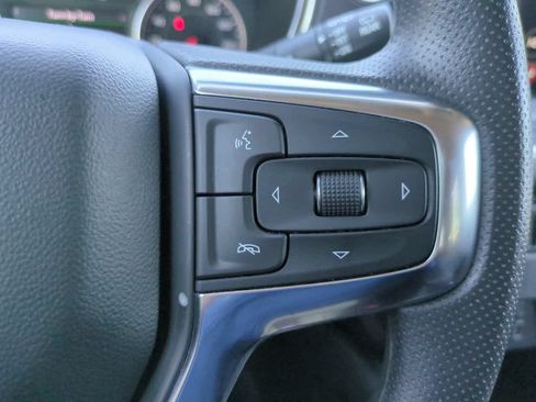 Used 2025 Chevrolet Blazer LT FWD image 24