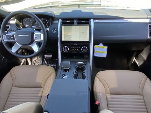 New 2025 Land Rover Discovery Dynamic SE AWD/4WD image 15