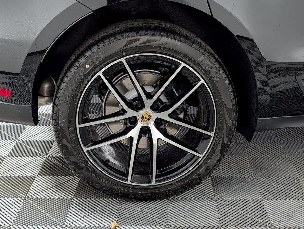 Certified 2026 Porsche Macan AWD/4WD image 13