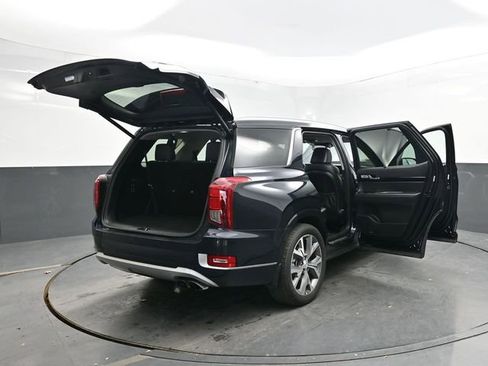 Used 2022 Hyundai Palisade Limited w/ Winter Package image 46