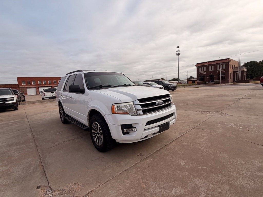 Used 2016 Ford Expedition XLT w/ Equipment Group 202A RWD image 10