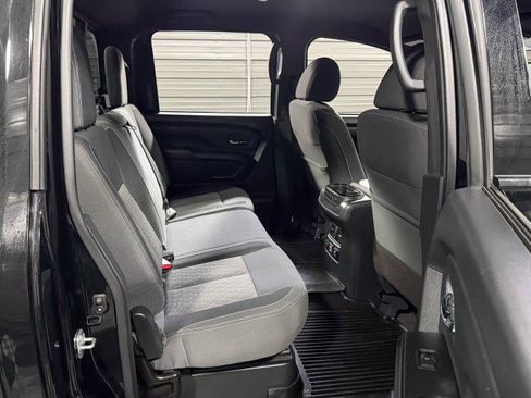 Used 2023 Nissan Titan SV w/ SV Convenience Package image 18