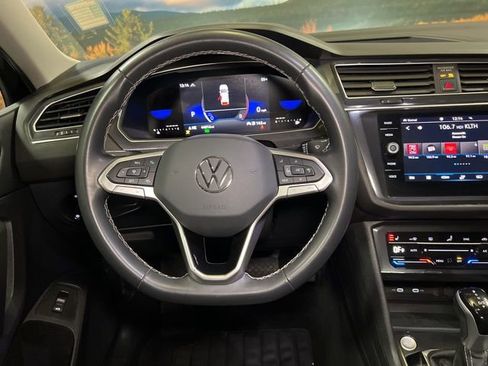 Used 2024 Volkswagen Tiguan SE AWD/4WD image 63
