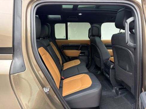 Used 2024 Land Rover Defender 110 X-Dynamic SE image 7