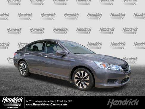 Used 2015 Honda Accord Touring image 1