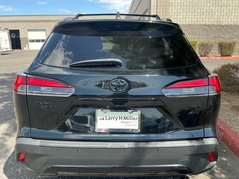 Used 2022 Toyota Corolla Cross XLE w/ Convenience Package AWD/4WD image 24