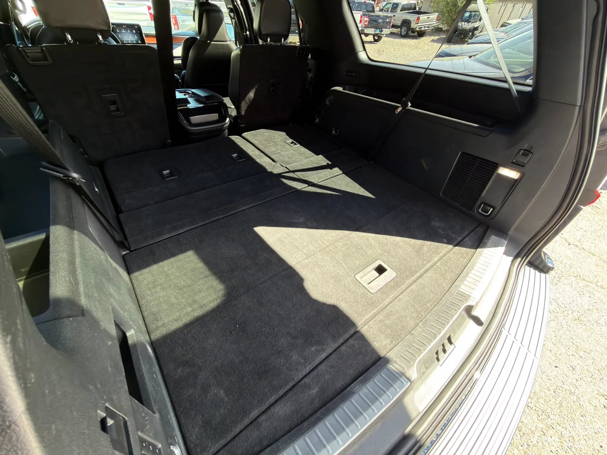 Used 2021 Lincoln Navigator L Reserve AWD/4WD image 24