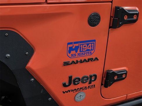 Used 2019 Jeep Wrangler Unlimited Sahara w/ Uconnect 4C Nav & Sound Group image 35