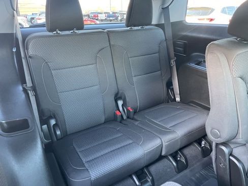 Certified 2023 GMC Acadia SLE w/ Driver Convenience Package image 19