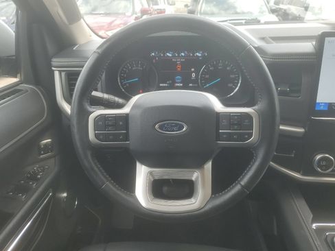 Used 2024 Ford Expedition XLT RWD image 12