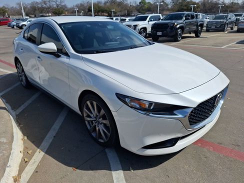 Used 2019 MAZDA MAZDA3 Sedan w/ Preferred Package image 8