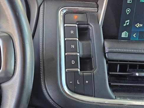 Used 2023 Chevrolet Suburban LT image 17