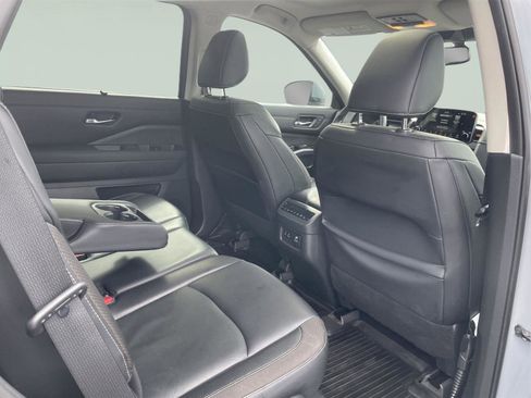 Used 2022 Nissan Pathfinder SL AWD/4WD image 20
