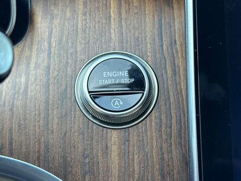 Certified 2025 Mercedes-Benz C 300 Sedan image 24