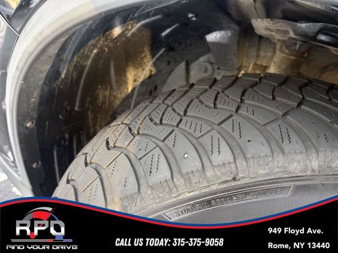 Used 2018 Nissan Rogue SV image 11