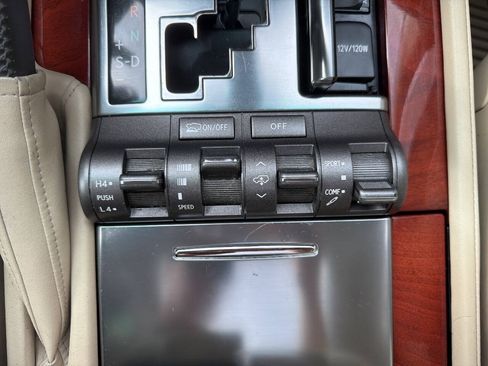 Used 2010 Lexus LX 570 4WD image 35