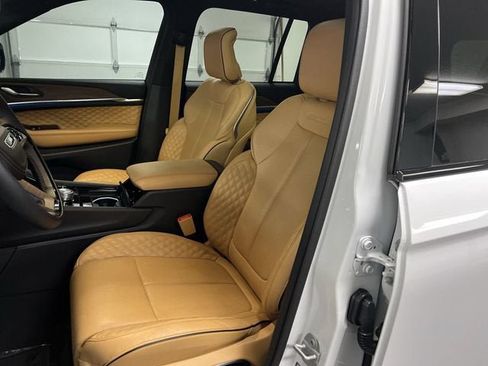 Used 2025 Jeep Grand Cherokee Summit AWD/4WD image 20