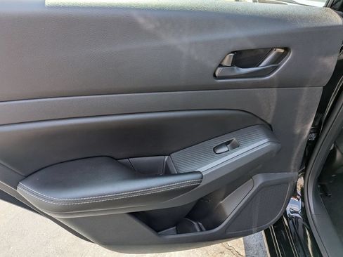 Used 2025 Nissan Altima 2.5 SV FWD image 25