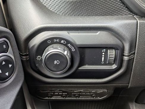 Used 2024 Jeep Wrangler Unlimited Rubicon AWD/4WD image 26