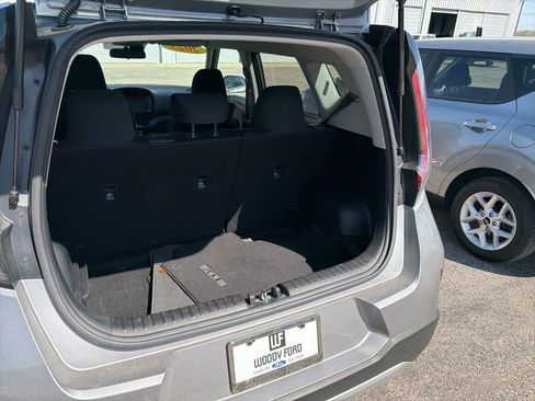 Used 2025 Kia Soul LX w/ LX Technology Package FWD image 37