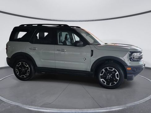 Used 2024 Ford Bronco Sport Outer Banks w/ Tech Package AWD/4WD image 2