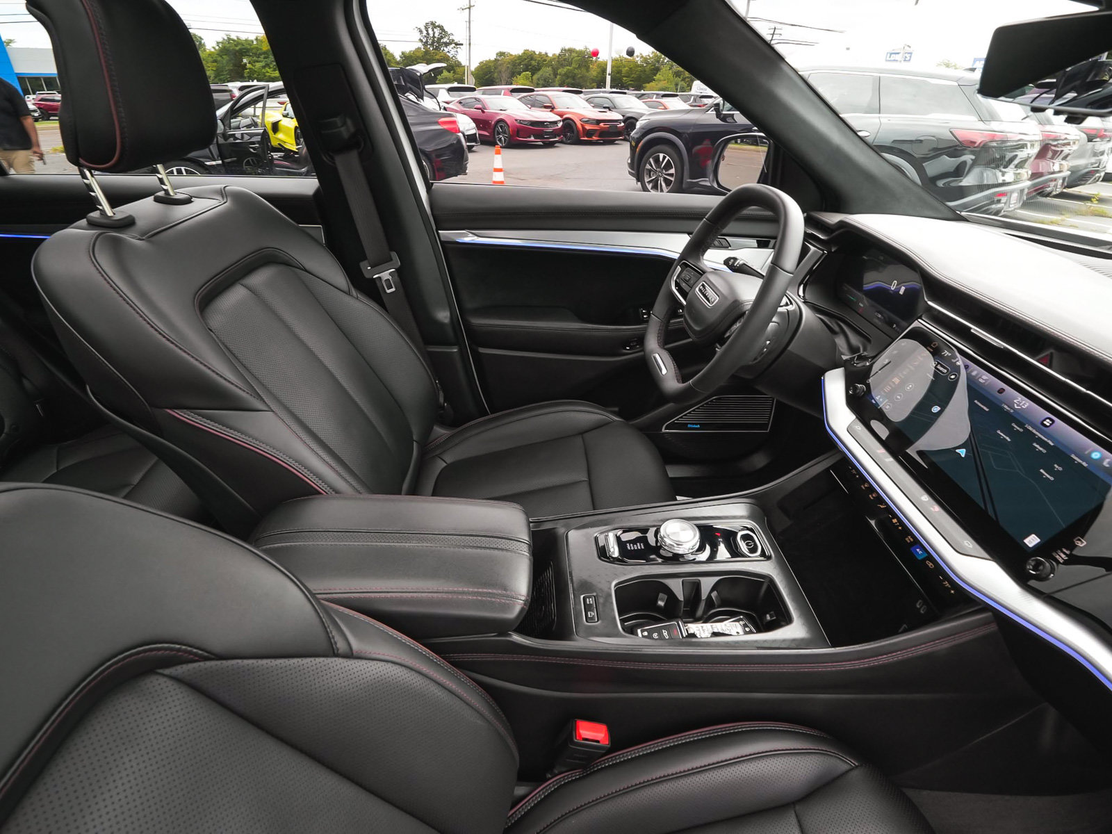 Used 2024 Jeep Wagoneer Launch Edition AWD/4WD image 44