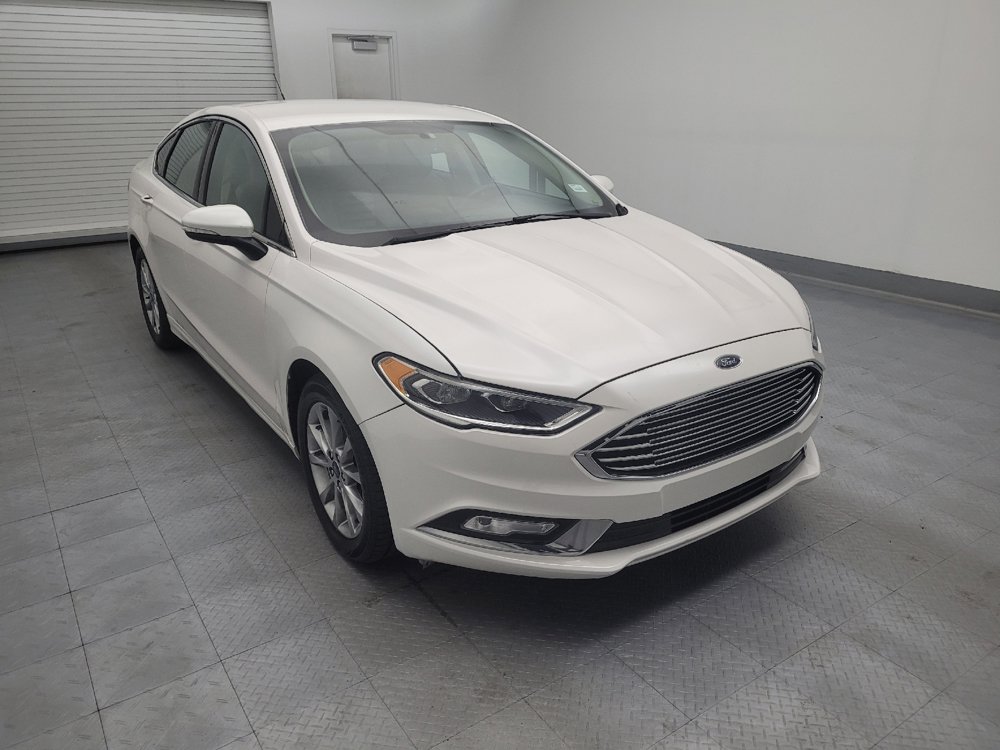 Used 2017 Ford Fusion SE w/ Fusion SE Technology Package FWD image 13