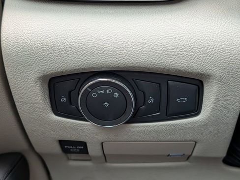 Used 2018 Lincoln Continental Reserve w/ Technology Package image 17