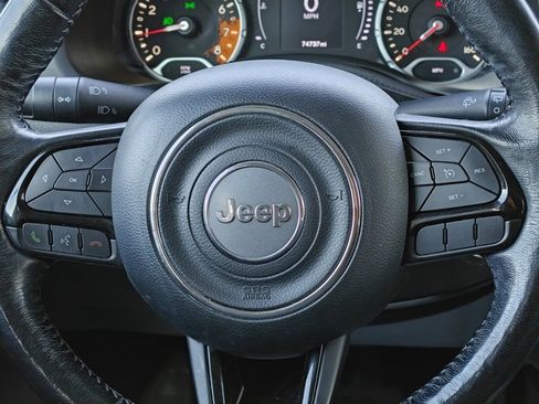Used 2018 Jeep Renegade Altitude image 21
