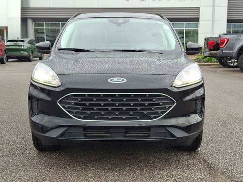 Certified 2022 Ford Escape SE w/ SE Sport Appearance Package image 3