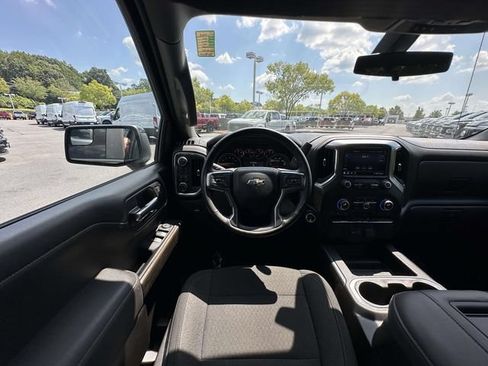Used 2022 Chevrolet Silverado 1500 LT Trail Boss w/ Bed Protection Package AWD/4WD image 6