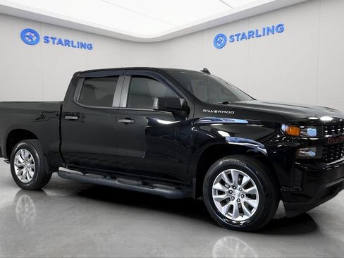 Used 2020 Chevrolet Silverado 1500 Custom w/ Custom Value Package RWD image 12