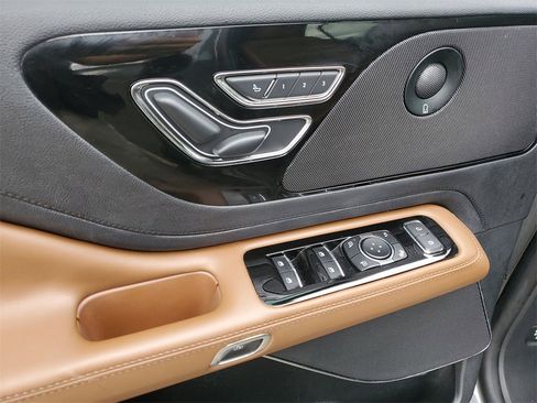 Certified 2023 Lincoln Aviator Reserve w/ Equipment Group 201A image 18