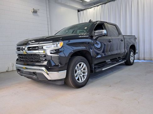 Used 2023 Chevrolet Silverado 1500 LT AWD/4WD image 2