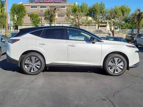 Used 2025 Nissan Murano SL image 32