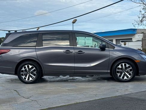 Certified 2026 Honda Odyssey EX-L image 2