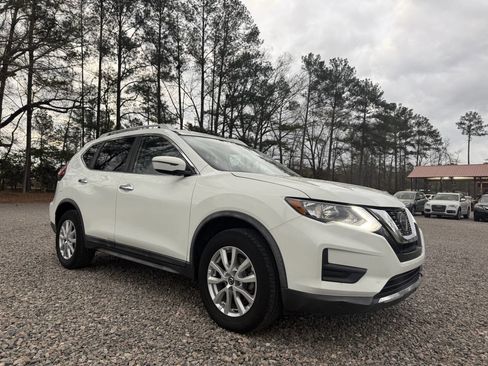 Used 2018 Nissan Rogue SV image 5