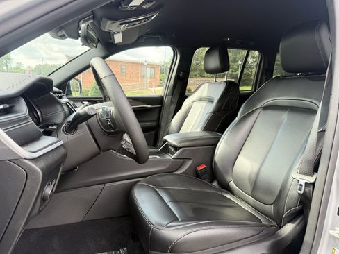 Used 2024 Jeep Grand Cherokee Limited image 13