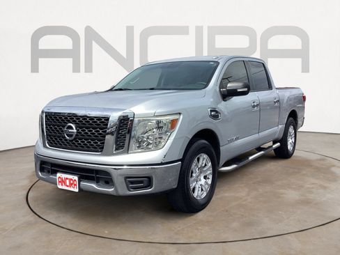 Used 2017 Nissan Titan SV RWD image 9